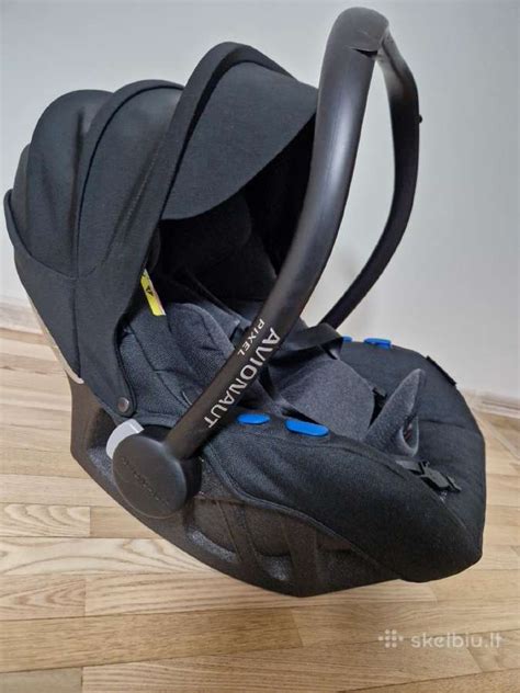 Naujagimio automobilinė kėdutė su įklotu