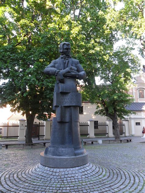 Paminklas Laurynui Gucevičiui Vilniuje