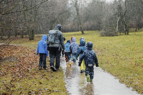 Darželio vaikų kasdienybė lauke