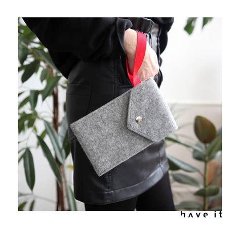 įvairių stilių ir dydžių motinystės drabužiai