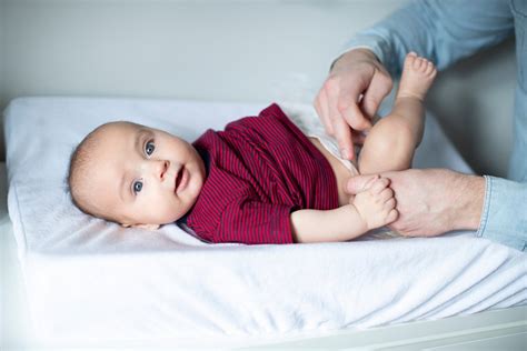 Būsimi tėvai planuoja kūdikio kraitelį