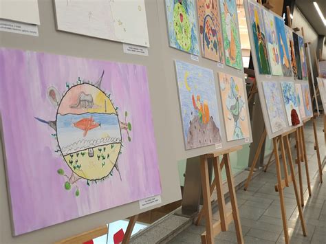 Vaikų piešiniai ant saugumo temos