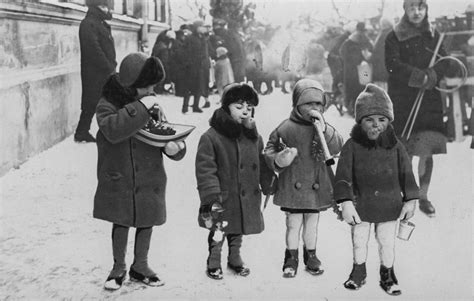vaikai, dalyvaujantys Kaziuko mugėje