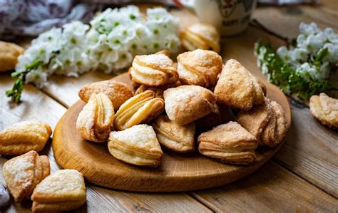 Rankomis formuojami sausainiai