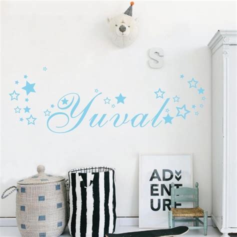 vaikų kambario dekoracija su sienų lipdukais