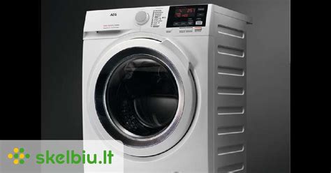 Skalbimo mašina su skalbiniais