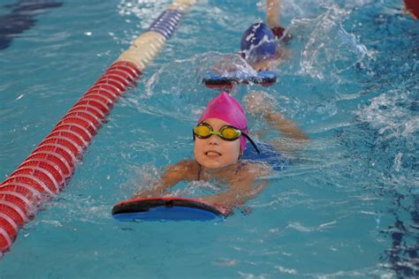 vaikų plaukimo pamokos