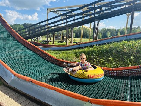 Elžbieta su vaikais Kenijoje