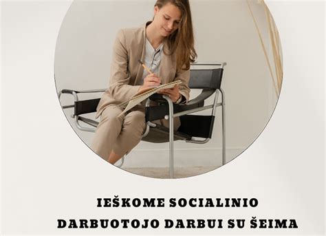 Socialinis darbuotojas bendrauja su senjoru