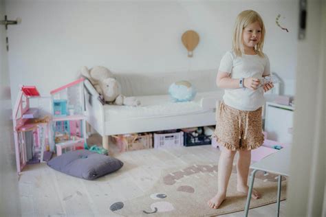 vaikas vienas namuose