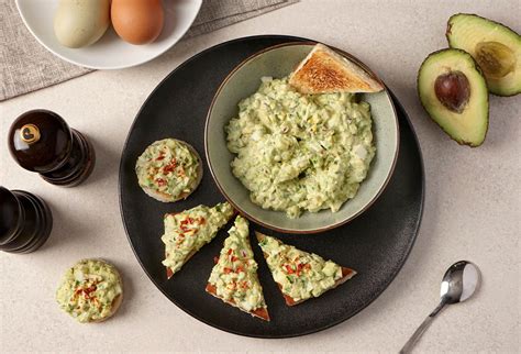 Avokado ir kiaušinių patiekalų rinkinys