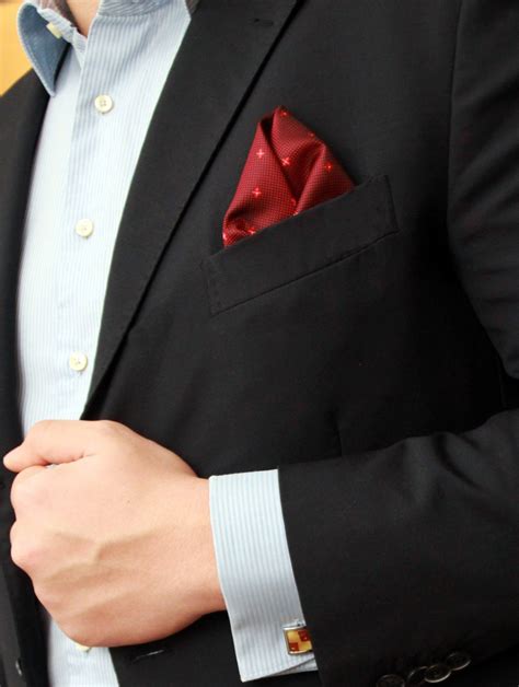 Fantazijos pasaulis su migla ir pilimis