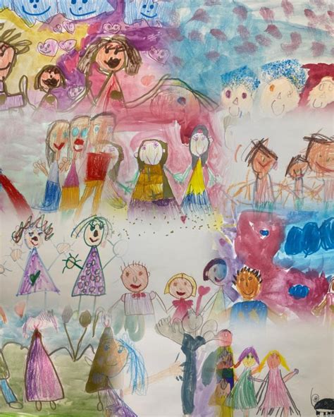 vaiko piešiamas šeimos portretas