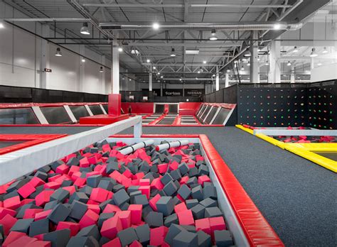 vaiku pramogu parkas batutai