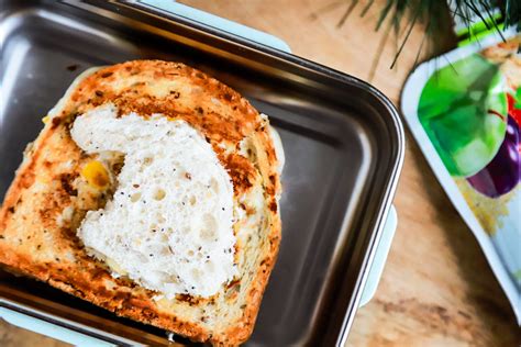 keptas sumuštinis su kukurūzais