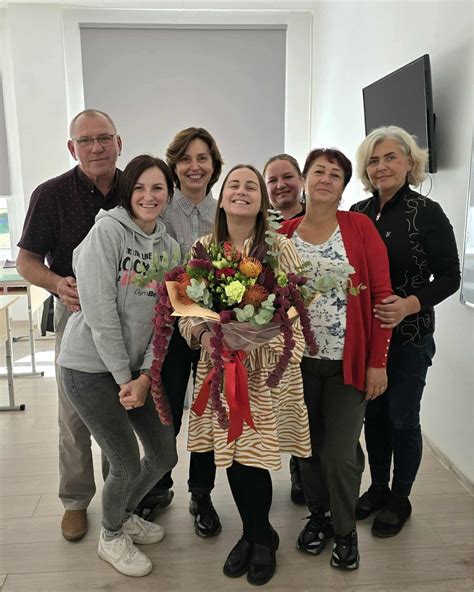 Mokytoja Dalia Bendikienė su mokiniais