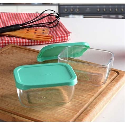 nuotrauka su virtuvės prietaisais maistui ruošti