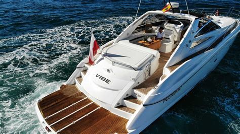 Jūros horizontas su jachta