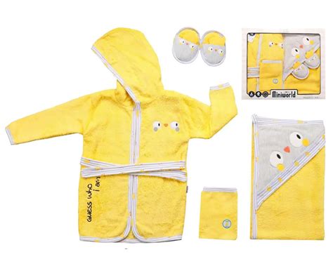 Rinkinys kūdikio maudynėms su rankšluosčiu ir žaisliukais